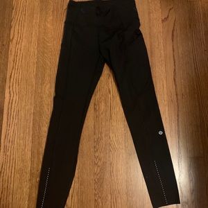 Lululemon Black Ankle Length Leggings